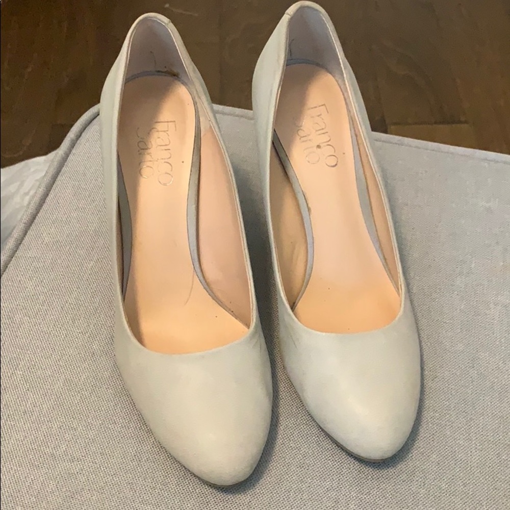 7.5 light blue grey Franco Sarto wedges!